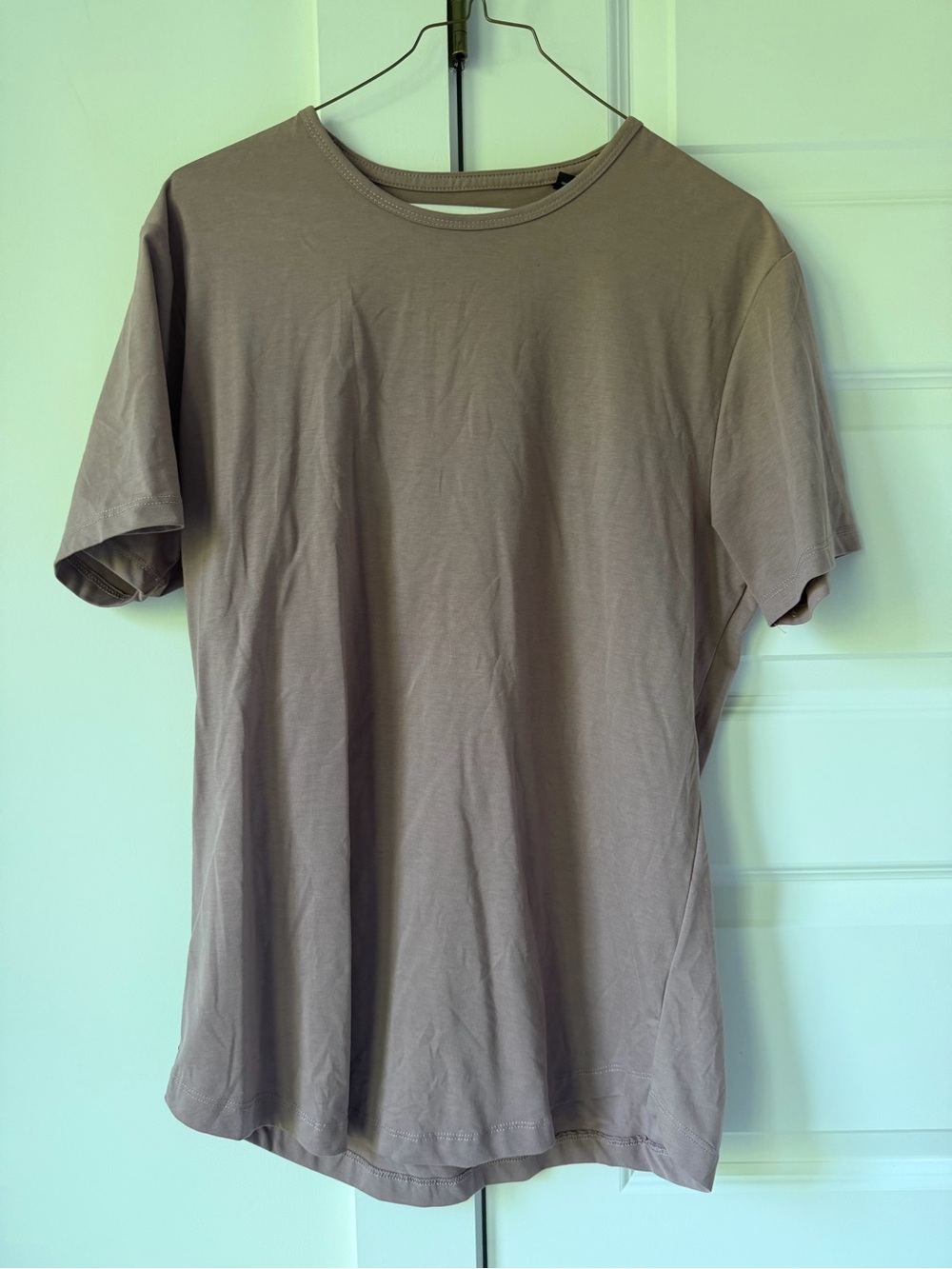 Cuts Clothing Men's Short Sleeve Crew Tee in Taupe